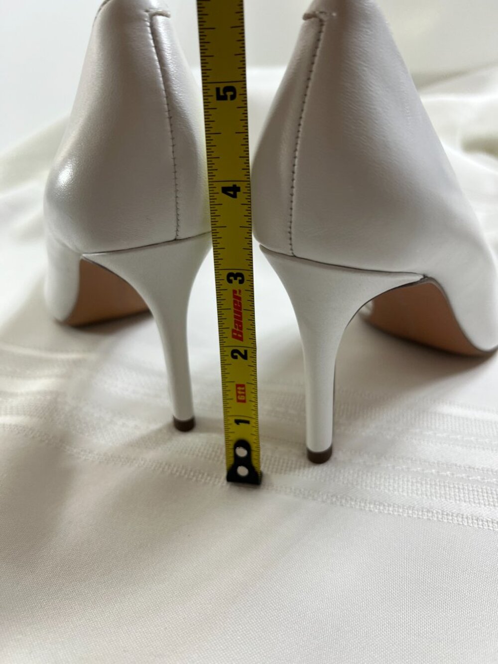 Banana Republic White Leather Pointed Toe Pumps 3.5" Stiletto Heels Size 7M - Picture 9 of 9